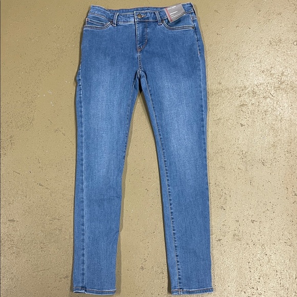 Falls Creek SKINNY Mid-Rise Stretch Jeans Size 6 NWT - Picture 1 of 11